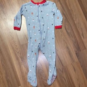 ✨8/$10. Christmas sleeper. 18-24 months